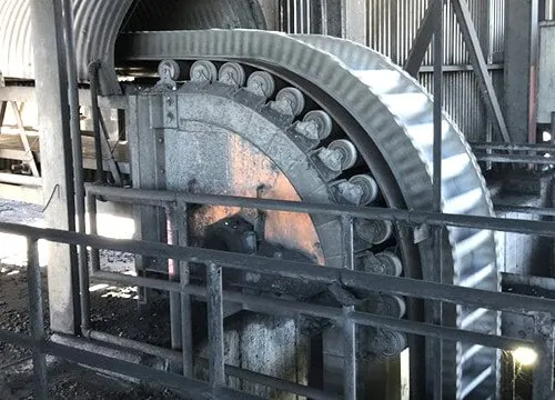 Oldalfali hevederes szállítószalag